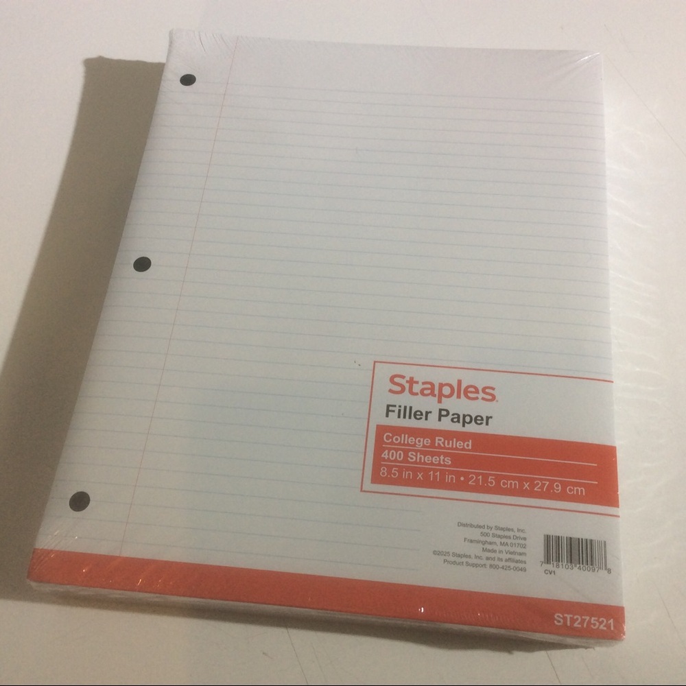 Staples College Ruled Filler Paper 8 1/2" x 11" 400 Sheets Pack  NEW Sealed
